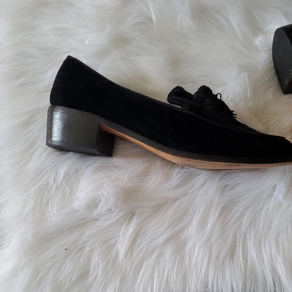 Jones New York Black Vintage  Suede Slip On Loafers with Embroidered  Design 6.5 - Picture 9 of 15